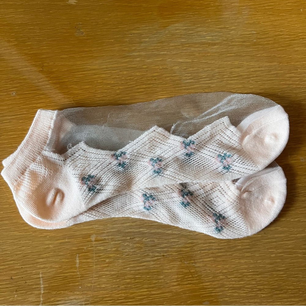 Dainty mesh & embroidered knit anklet socks